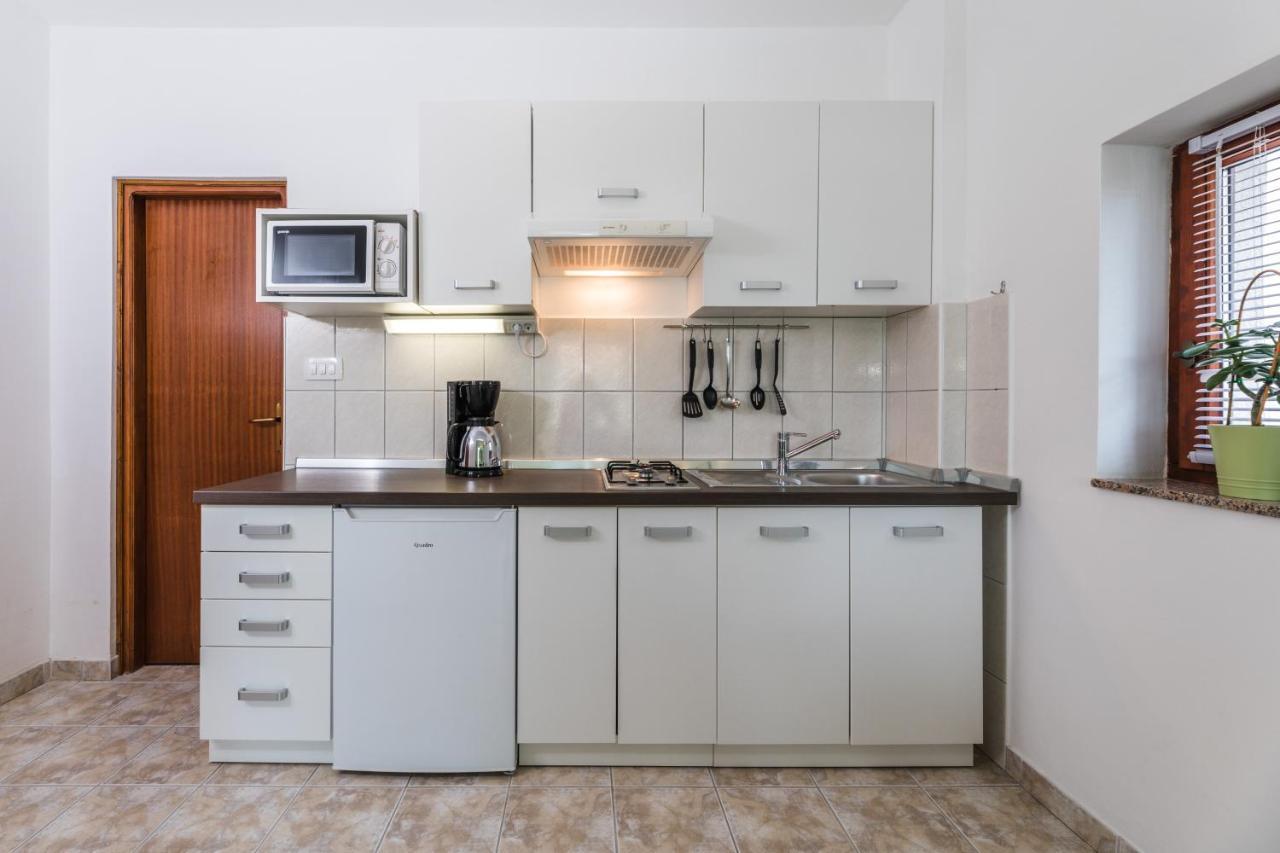 Apartments Mikanovic ซริกเวนิซา ภายนอก รูปภาพ