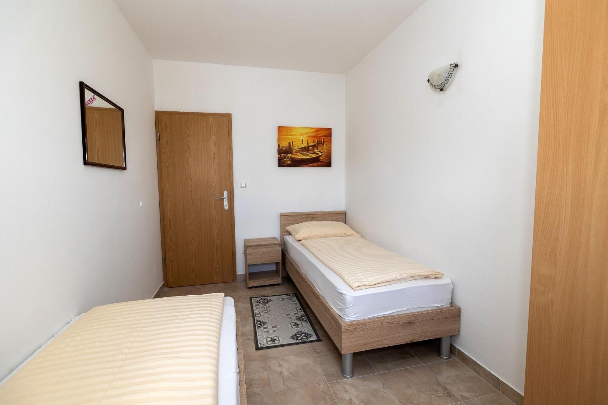 Apartments Mikanovic ซริกเวนิซา ภายนอก รูปภาพ