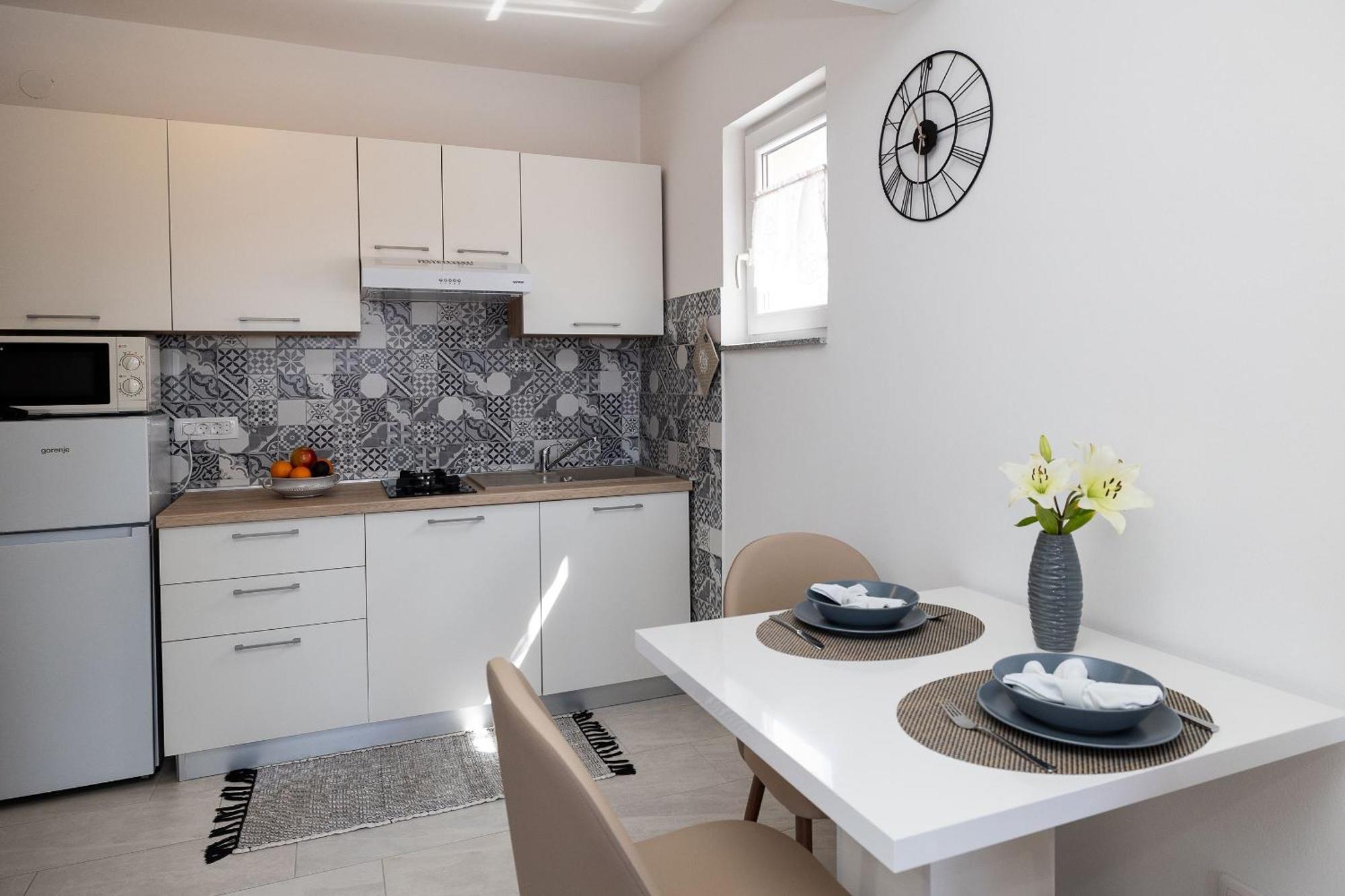 Apartments Mikanovic ซริกเวนิซา ภายนอก รูปภาพ
